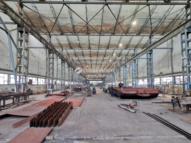 Eladó kereskedelmi és ipari ingatlan Nyergesújfalu 4279 nm