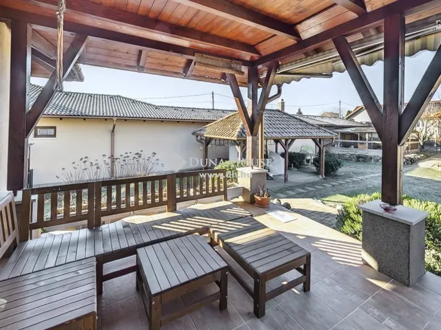 Eladó ház Kecskéd 421 nm