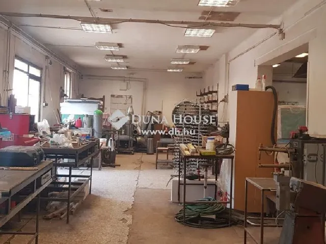 Eladó kereskedelmi és ipari ingatlan Tatabánya 315 nm