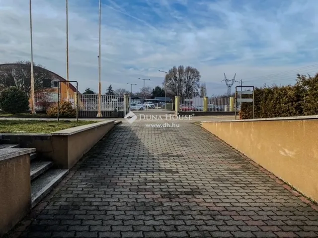 Eladó kereskedelmi és ipari ingatlan Vértesszőlős 1700 nm