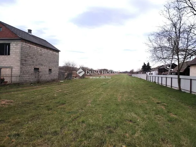 Eladó telek Kisbér 7940 nm