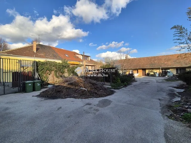 Eladó ház Tata 1075 nm