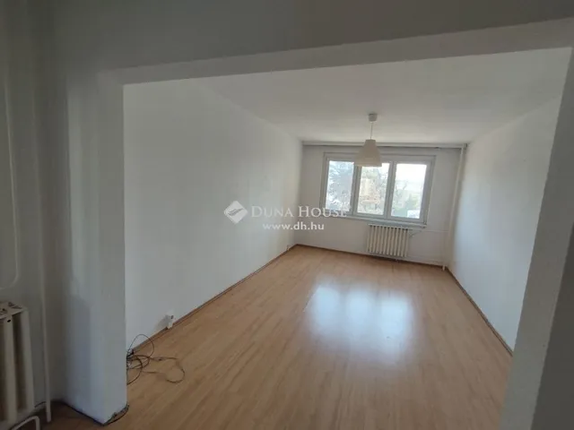 Kiadó lakás Tatabánya, Dózsakert 53 nm