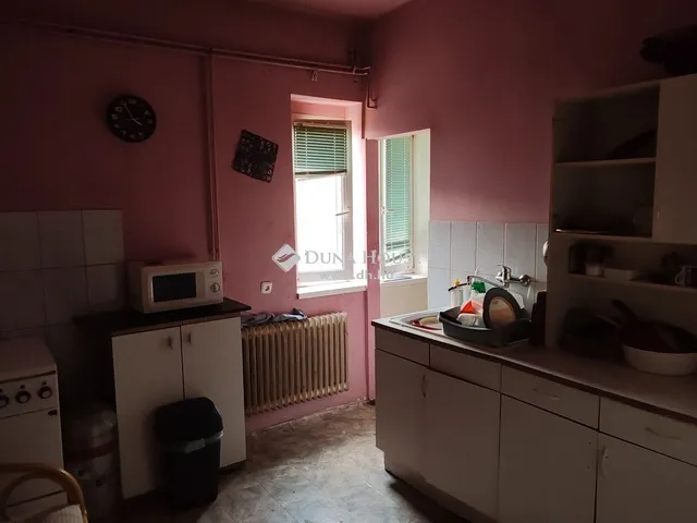 Eladó lakás Oroszlány 79 nm