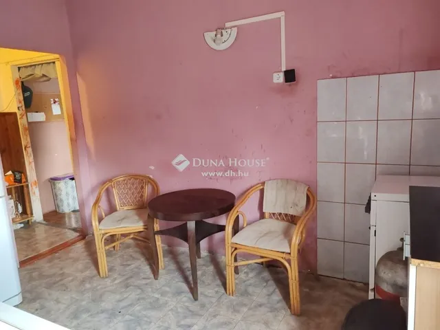 Eladó lakás Oroszlány 79 nm