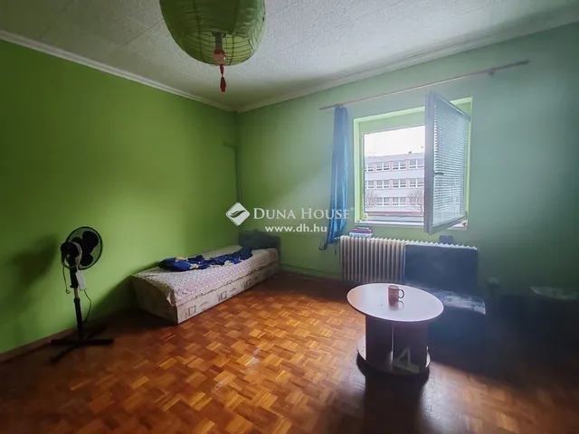 Eladó lakás Oroszlány 79 nm