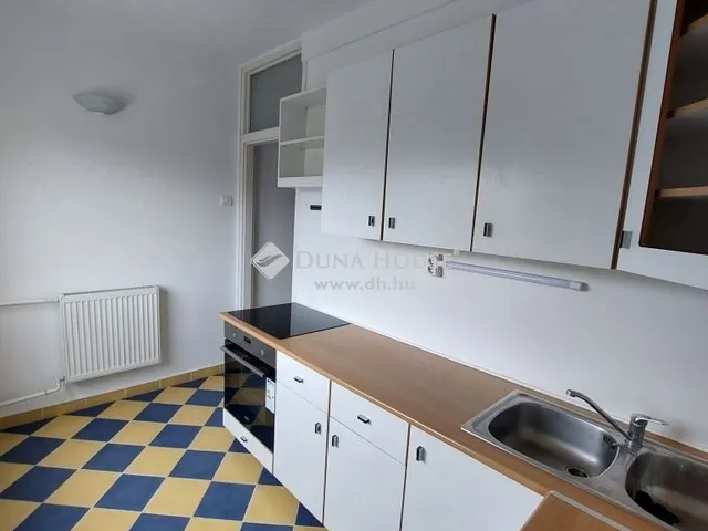 Eladó lakás Tatabánya, Sárberki lakótelep 62 nm