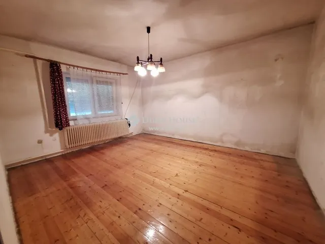 Eladó ház Oroszlány 65 nm