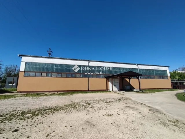 Kiadó kereskedelmi és ipari ingatlan Tatabánya, Bánhida 980 nm