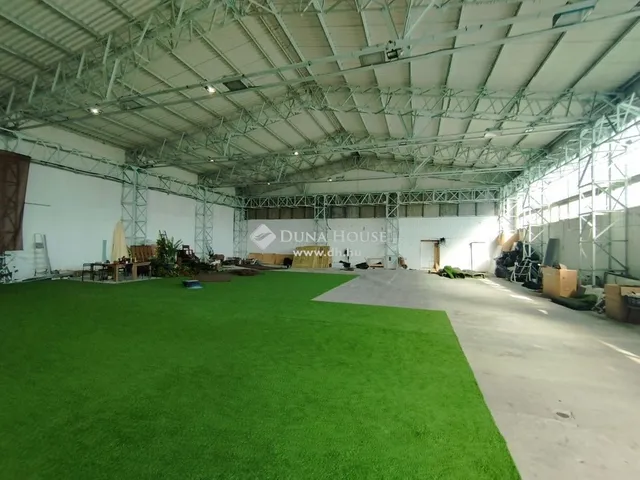 Kiadó kereskedelmi és ipari ingatlan Tatabánya, Bánhida 980 nm