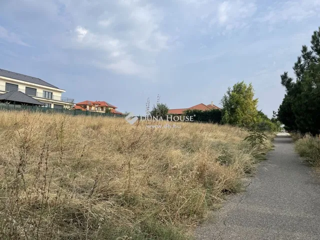 Eladó telek Budajenő 1426 nm