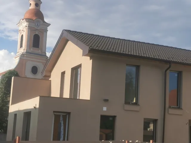 Eladó lakás Nyergesújfalu 81 nm