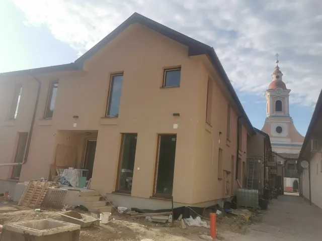 Eladó lakás Nyergesújfalu 81 nm