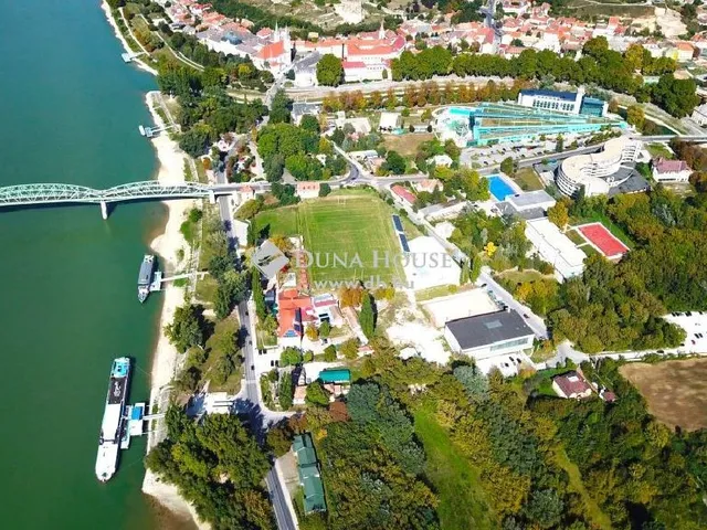 Eladó kereskedelmi és ipari ingatlan Esztergom 256 nm