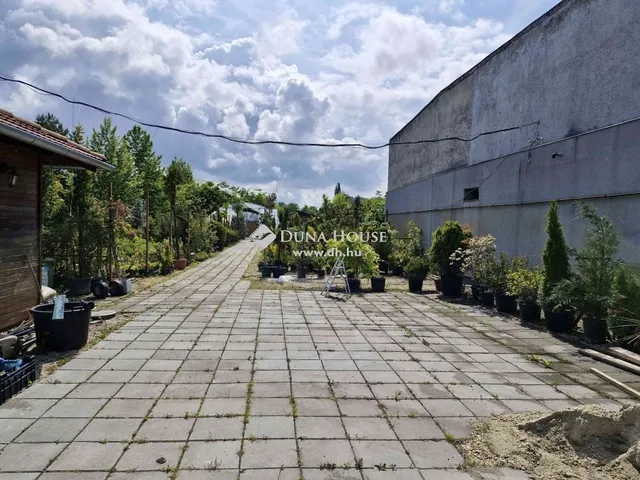Eladó telek Komárom 1199 nm