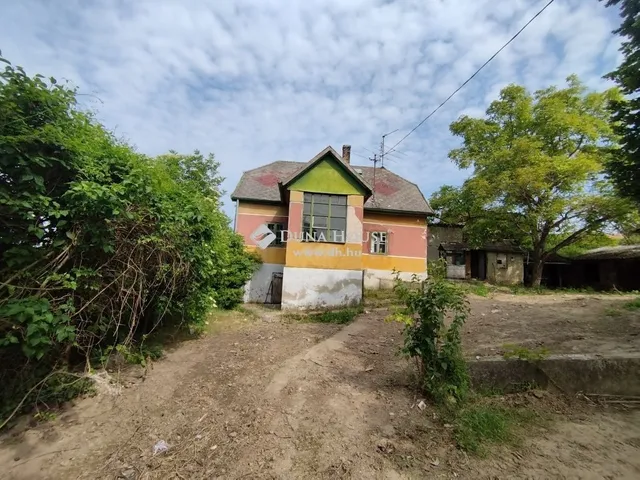 Eladó ház Gyermely 70 nm