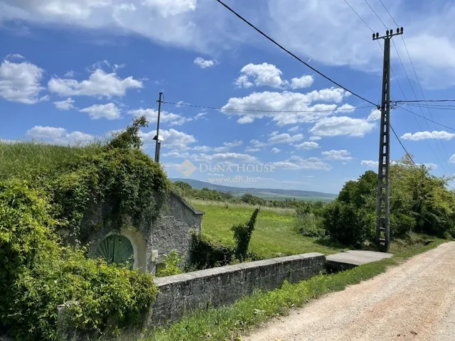 Eladó ház Tök 72 nm