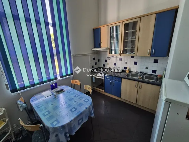 Kiadó kereskedelmi és ipari ingatlan Tatabánya 600 nm