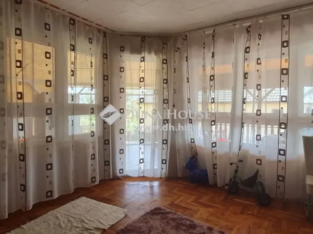 Eladó ház Kékcse 258 nm