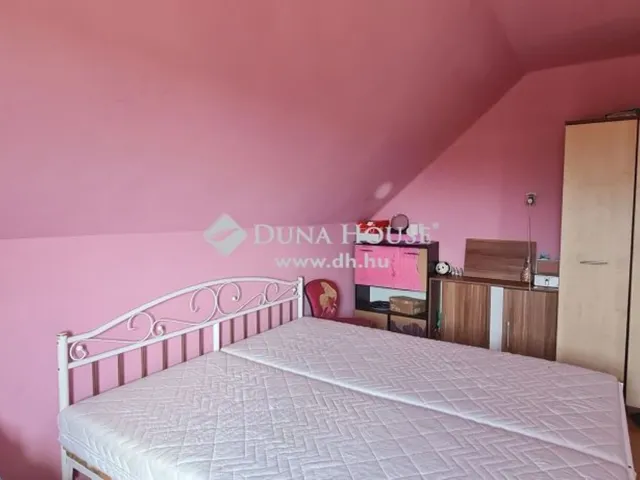 Eladó ház Kékcse 258 nm