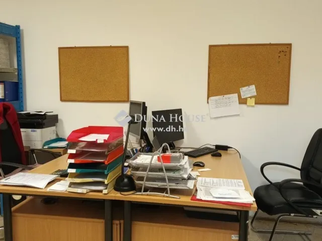 Eladó kereskedelmi és ipari ingatlan Csolnok 700 nm