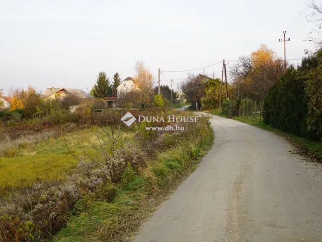 Eladó telek Lábatlan 4591 nm