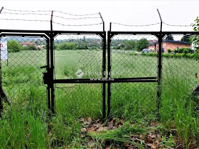 Eladó telek Esztergom 9552 nm