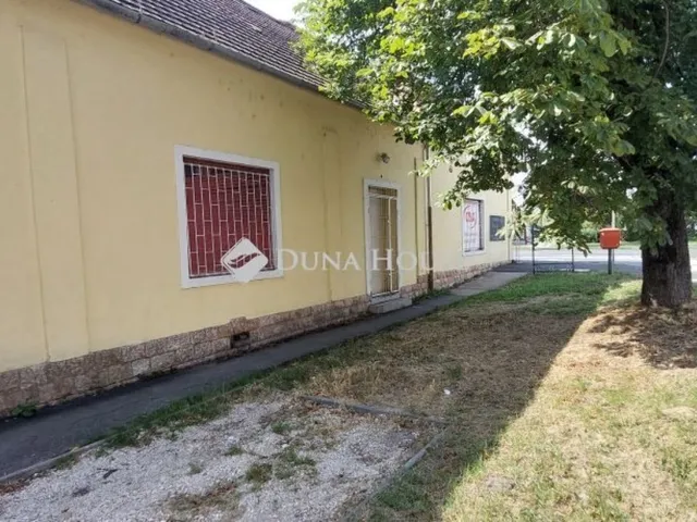 Eladó ház Tata 261 nm