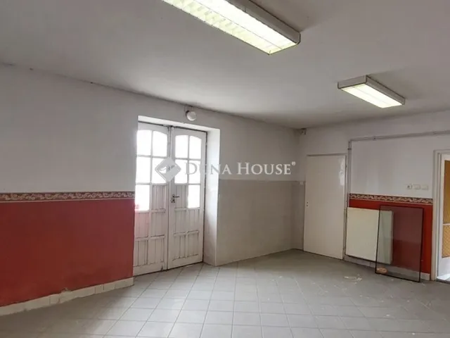 Eladó ház Tata 261 nm