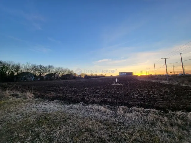 Eladó kereskedelmi és ipari ingatlan Tatabánya 6017 nm