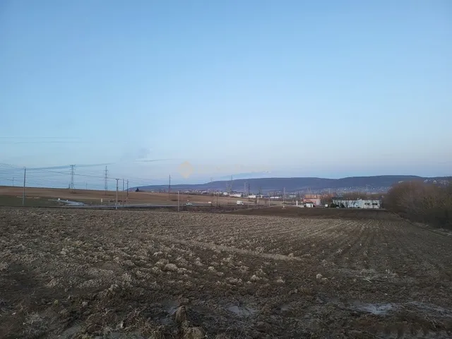 Eladó kereskedelmi és ipari ingatlan Tatabánya 6017 nm