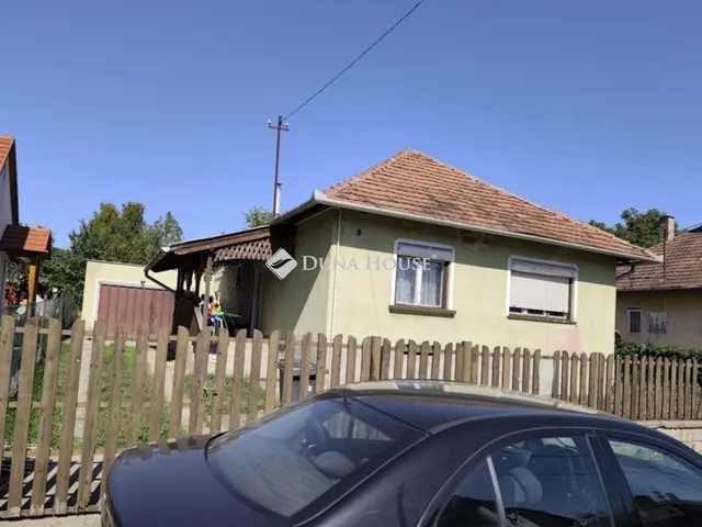Eladó ház Sárisáp 65 nm