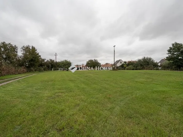 Eladó ház Kecskéd 539 nm