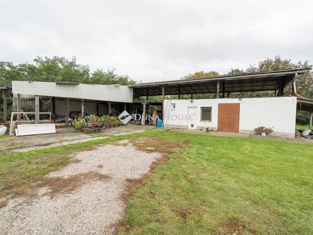 Eladó ház Kecskéd 539 nm