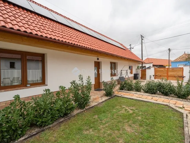 Eladó ház Kecskéd 539 nm