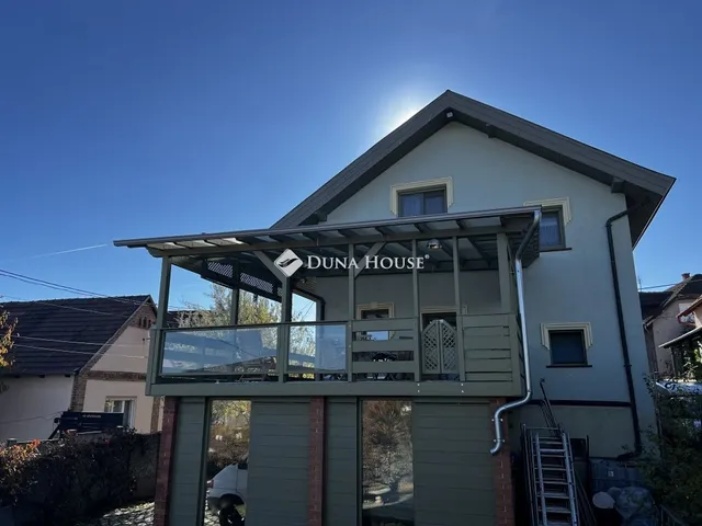 Eladó ház Solymár 220 nm