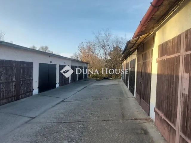 Eladó garázs Tatabánya 20 nm