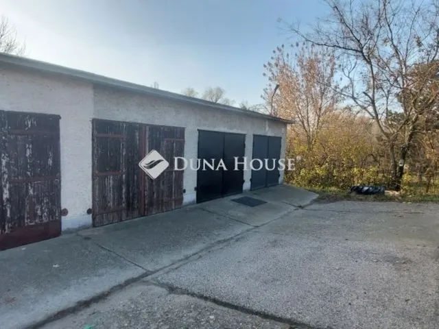 Eladó garázs Tatabánya 20 nm