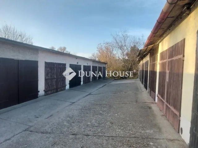 Eladó garázs Tatabánya 20 nm