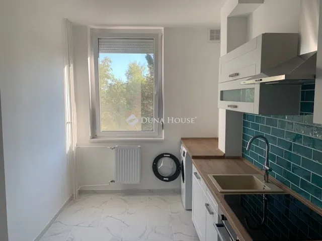 Eladó lakás Tata 64 nm