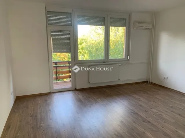 Eladó lakás Tata 64 nm