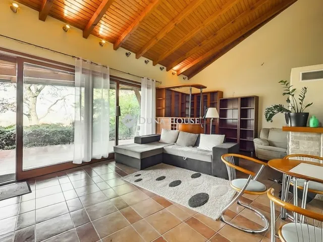 Eladó ház Pilisjászfalu 300 nm