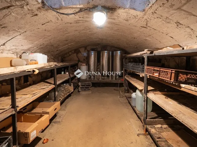 Eladó ház Vértessomló 424 nm