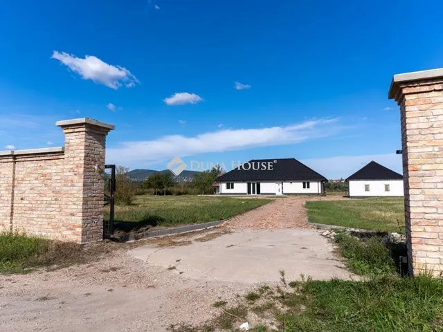 Eladó ház Pomáz 243 nm