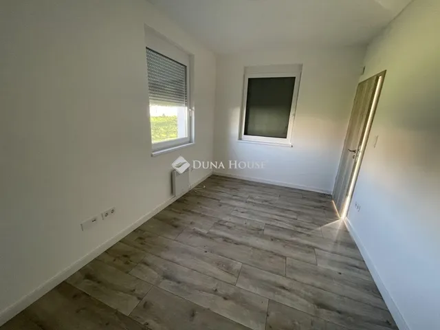 Eladó lakás Tata 78 nm