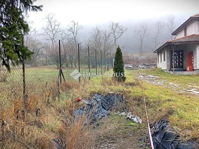 Eladó telek Dorog 629 nm