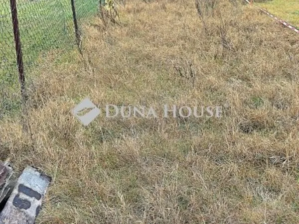 Eladó telek Dorog 629 nm