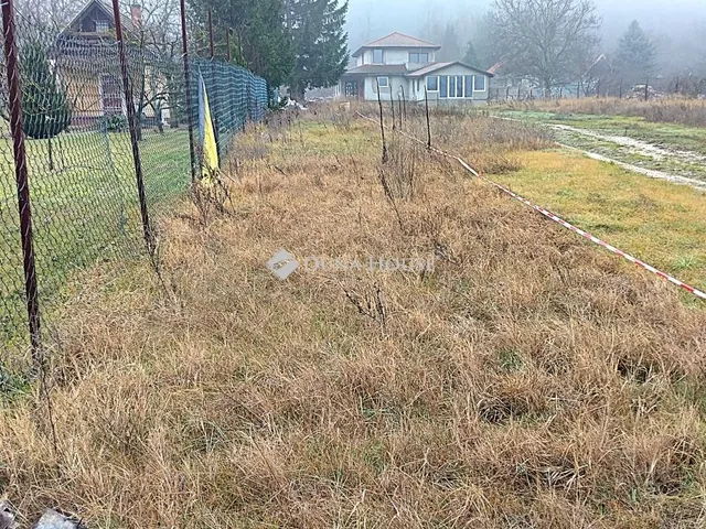 Eladó telek Dorog 629 nm