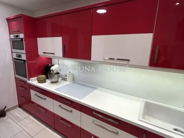 Eladó ház Felcsút 201 nm