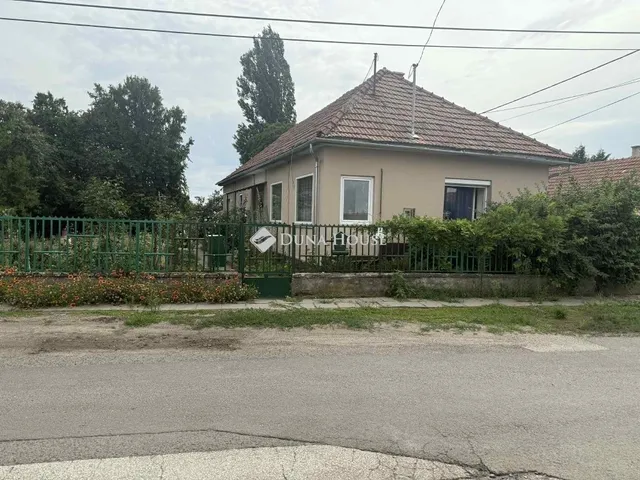 Eladó ház Szentlőrinckáta 75 nm